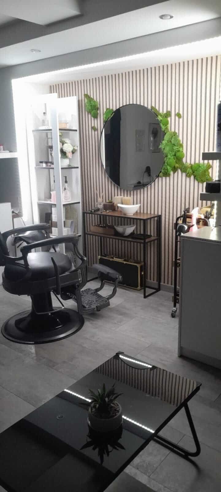 Kaderníctvo - kreativné strihy a farbenie vlasov